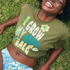 Offline by Aerie Cropped T Shirt Size Small Kale Green